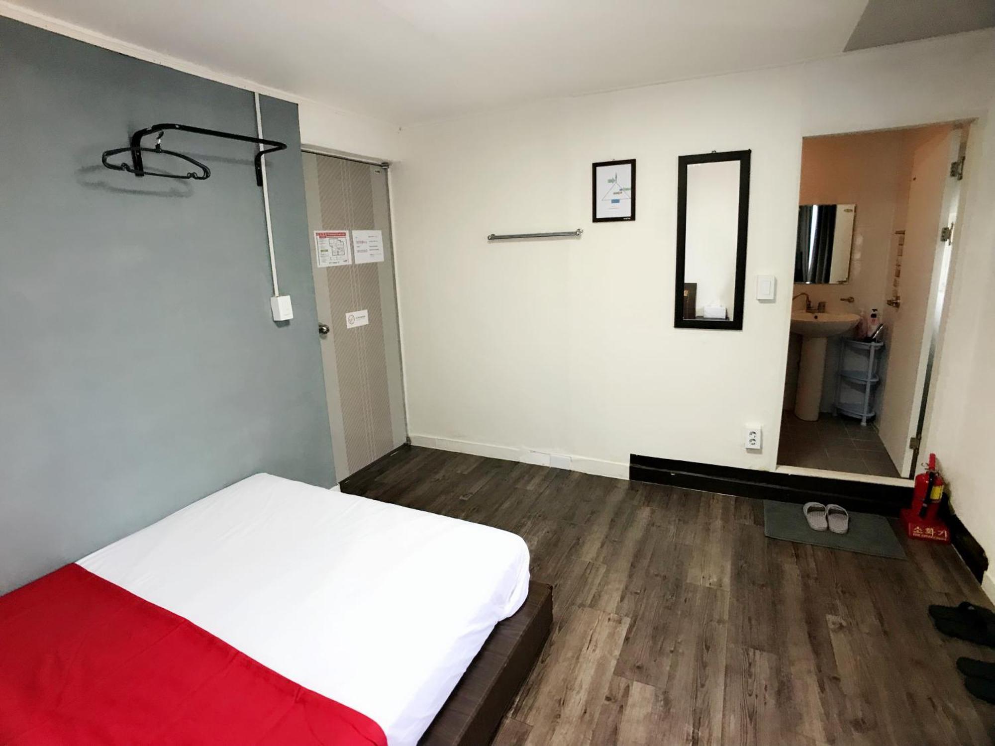 1012 House Namsan Hotell Seoul Rum bild