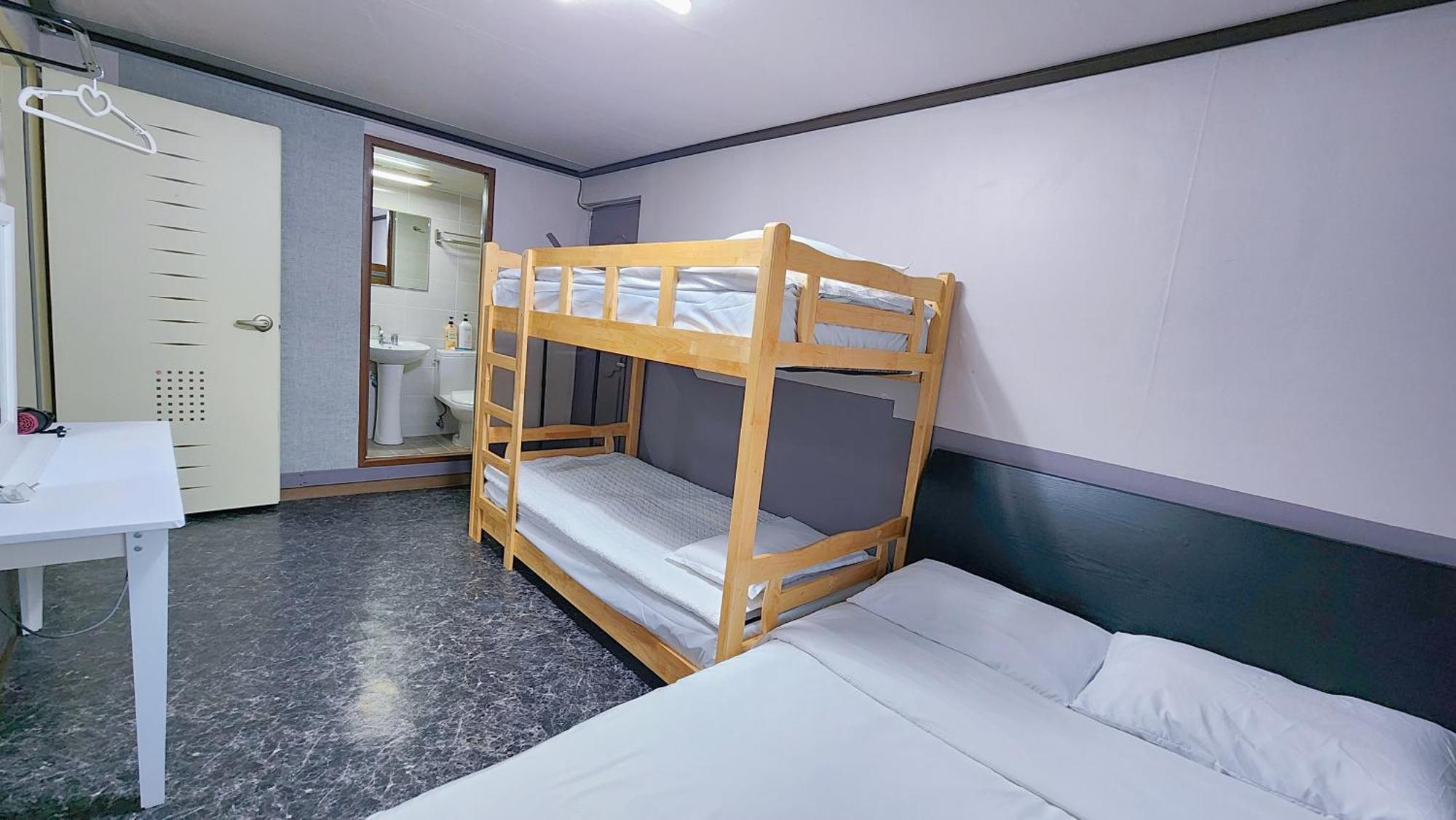 1012 House Namsan Hotell Seoul Rum bild